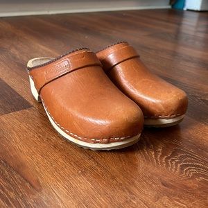 Moheda clogs
